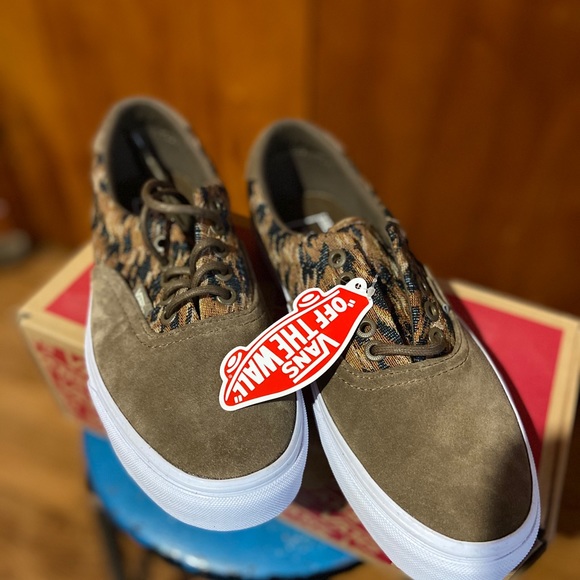 Vans - Picture 5 of 5